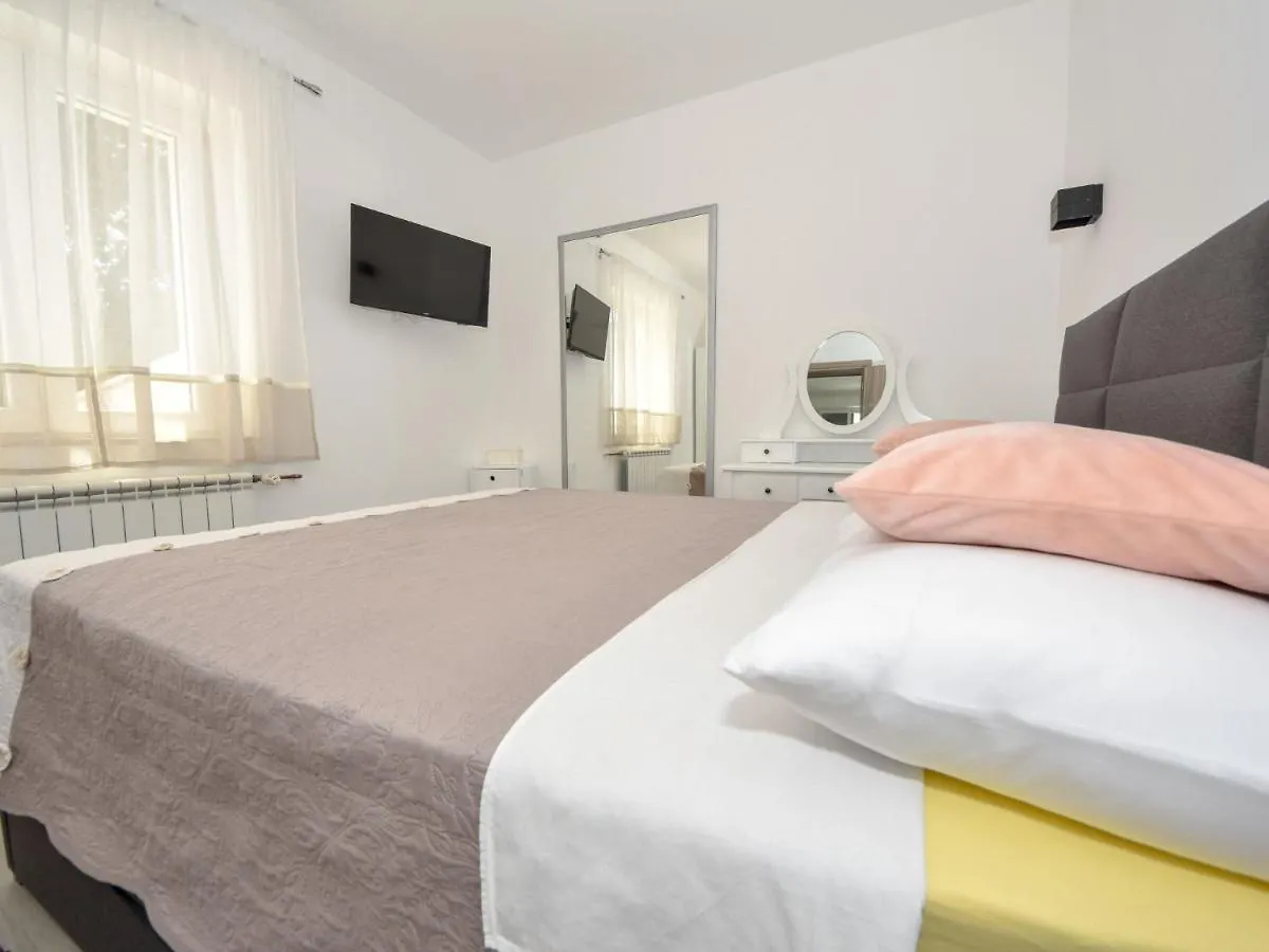 Apartment Franka By Interhome Pasman