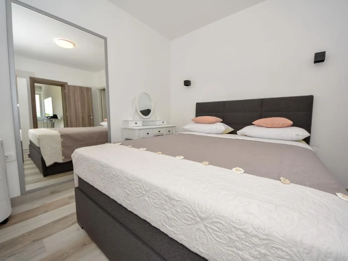 Apartment Franka By Interhome Pasman